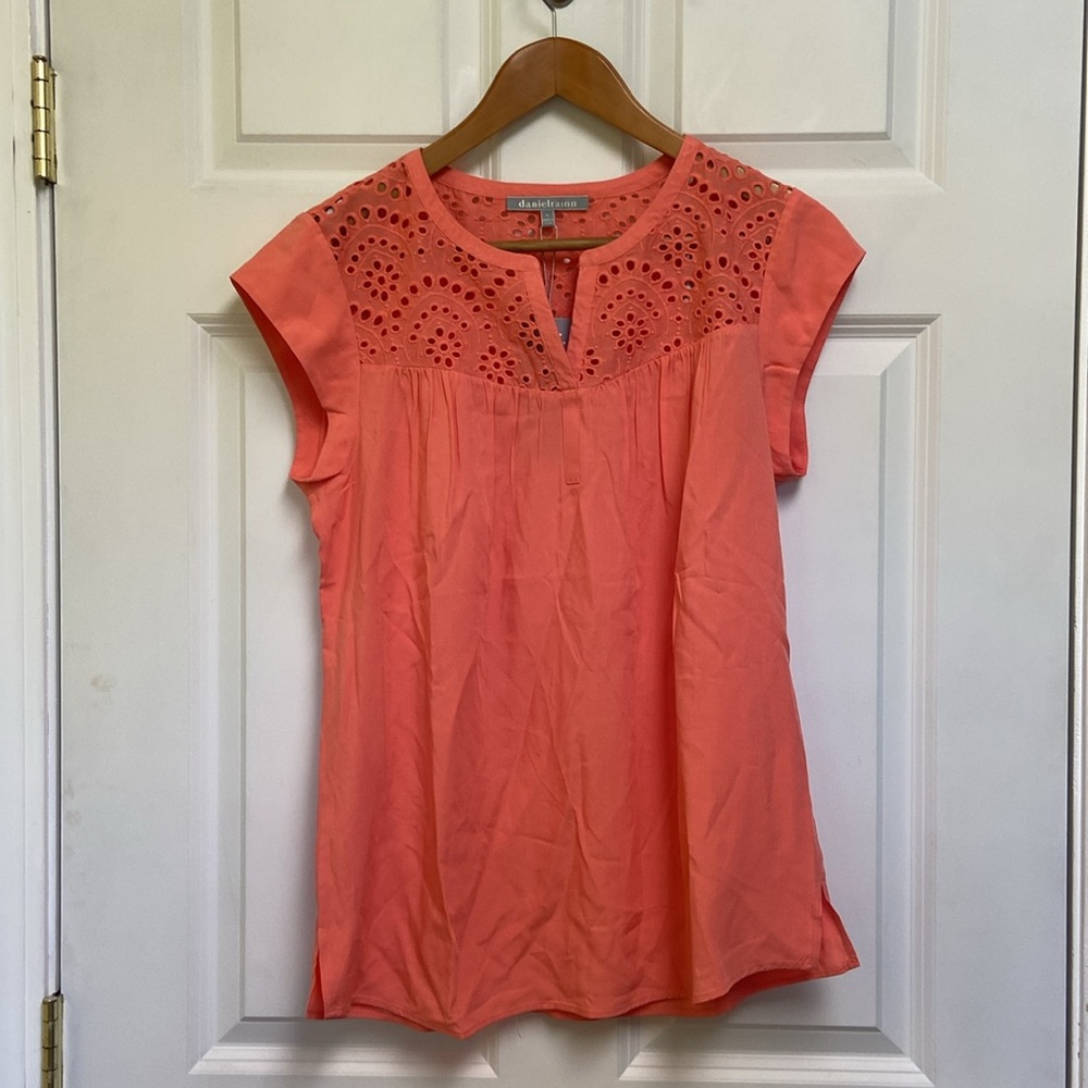 NWT Daniel Rainn Eyelet Top Small - Picture 9 of 9